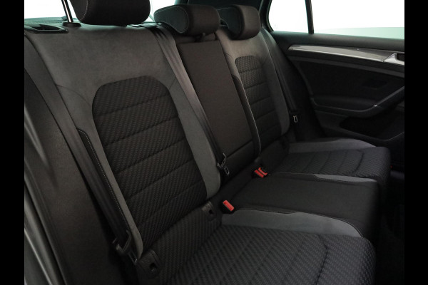 Volkswagen Golf 1.5 TSI Highline Business R 150pk DSG| Camera| Navi| 18'LM-velgen