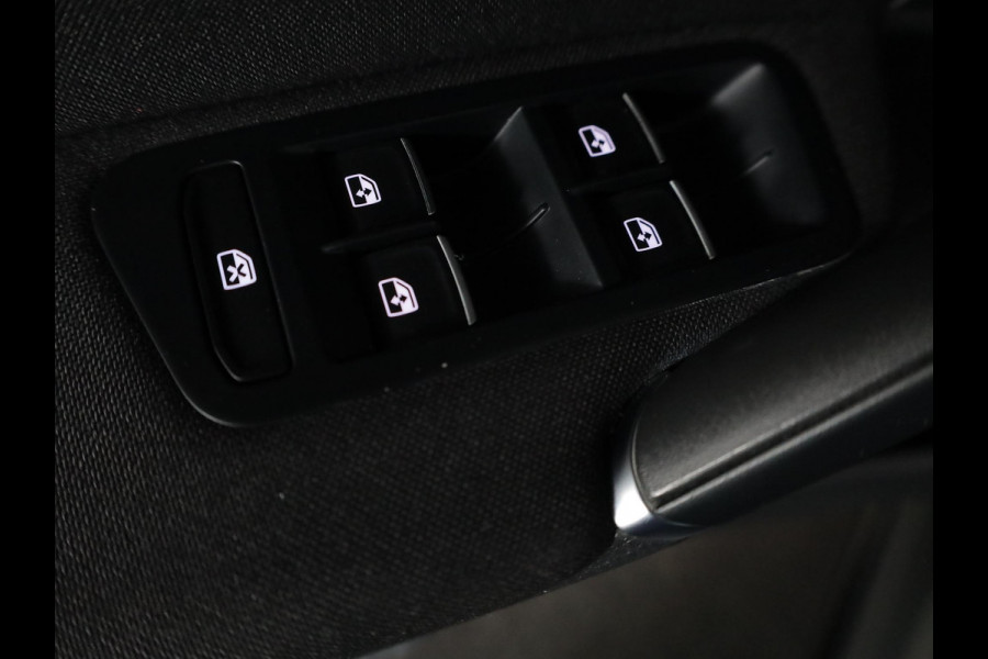 Volkswagen Golf 1.5 TSI Highline Business R 150pk DSG| Camera| Navi| 18'LM-velgen