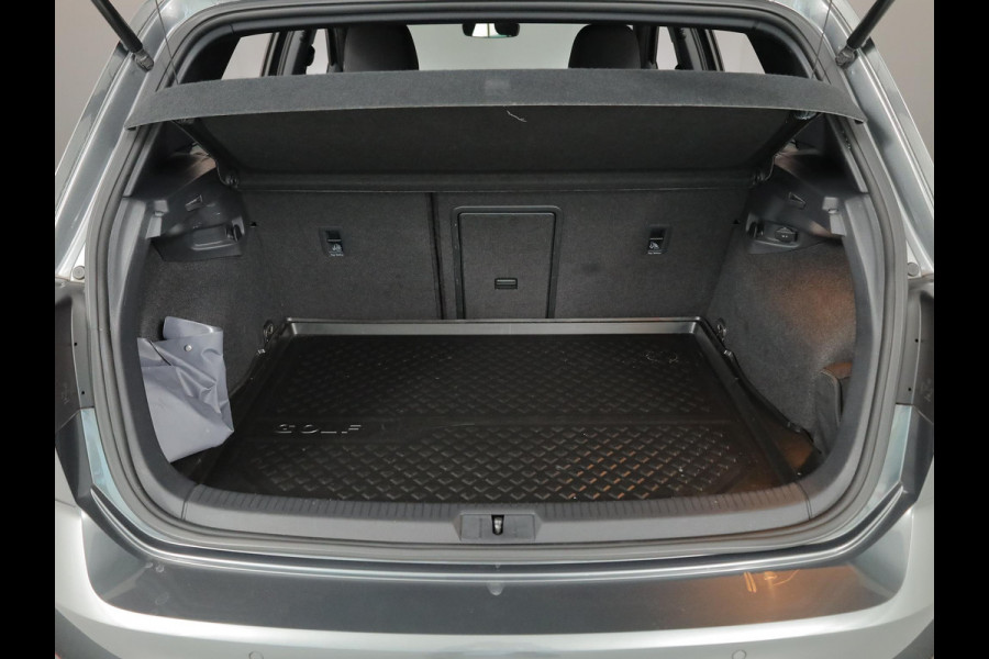 Volkswagen Golf 1.5 TSI Highline Business R 150pk DSG| Camera| Navi| 18'LM-velgen