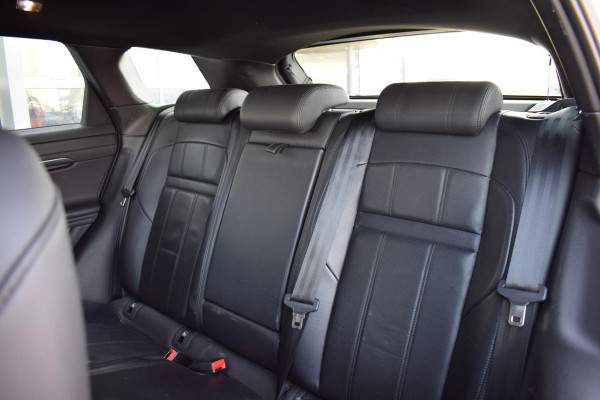 Land Rover Range Rover Evoque 1.5 P300e AWD SE | R-Dynamic | Trekhaak | Leer | Camera