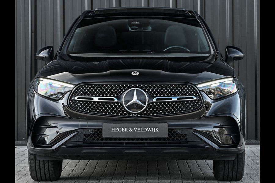 Mercedes-Benz GLC 300e 4MATIC AMG Line | Panoramadak | Burmester | Night pack | Head-up | 360 camera | Digital light | Keyless | Stoelverwarming | Ambiance interieur