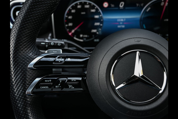 Mercedes-Benz GLC 300e 4MATIC AMG Line | Panoramadak | Burmester | Night pack | Head-up | 360 camera | Digital light | Keyless | Stoelverwarming | Ambiance interieur