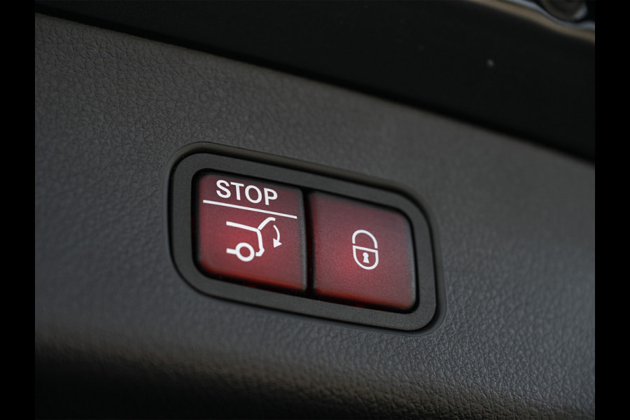 Mercedes-Benz GLC 300e 4MATIC AMG Line | Panoramadak | Burmester | Night pack | Head-up | 360 camera | Digital light | Keyless | Stoelverwarming | Ambiance interieur