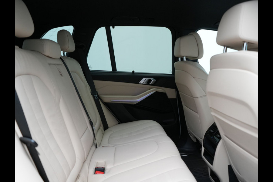 BMW X5 xDrive45e X Line PHEV 395pk Dealer O.H. | Trekhaak Af Fabriek | Luchtvering | Adaptive Cruise | Head Up | 360 Camera | Adaptief Onderstel | Laser LED | Lederen Sportstoelen Memory & Verwarmd | Sfeerverlichting | Keyless | Plug In H