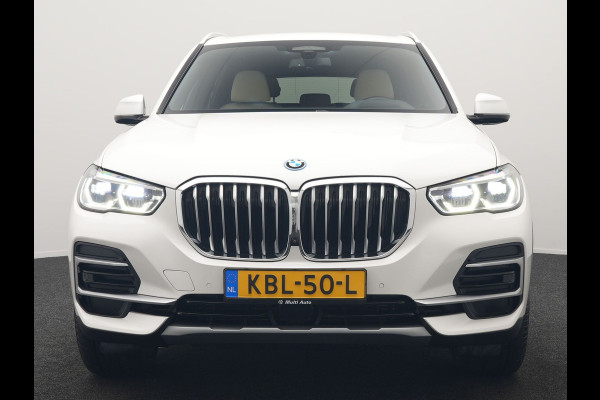 BMW X5 xDrive45e X Line PHEV 395pk Dealer O.H. | Trekhaak Af Fabriek | Luchtvering | Adaptive Cruise | Head Up | 360 Camera | Adaptief Onderstel | Laser LED | Lederen Sportstoelen Memory & Verwarmd | Sfeerverlichting | Keyless | Plug In H