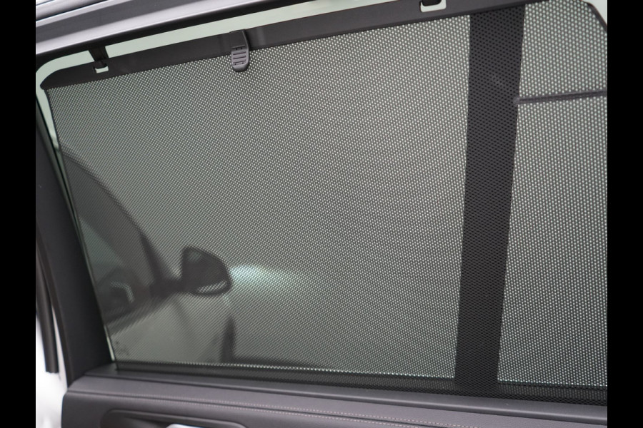 BMW X5 xDrive45e X Line PHEV 395pk Dealer O.H. | Trekhaak Af Fabriek | Luchtvering | Adaptive Cruise | Head Up | 360 Camera | Adaptief Onderstel | Laser LED | Lederen Sportstoelen Memory & Verwarmd | Sfeerverlichting | Keyless | Plug In H