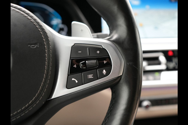 BMW X5 xDrive45e X Line PHEV 395pk Dealer O.H. | Trekhaak Af Fabriek | Luchtvering | Adaptive Cruise | Head Up | 360 Camera | Adaptief Onderstel | Laser LED | Lederen Sportstoelen Memory & Verwarmd | Sfeerverlichting | Keyless | Plug In H