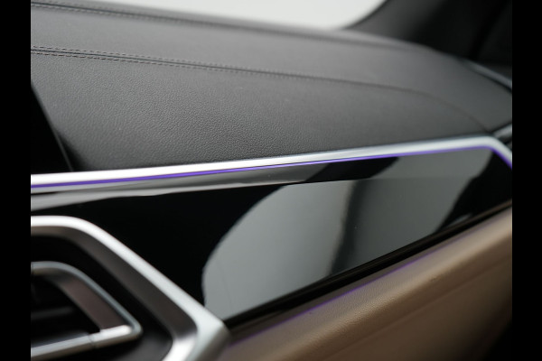 BMW X5 xDrive45e X Line PHEV 395pk Dealer O.H. | Trekhaak Af Fabriek | Luchtvering | Adaptive Cruise | Head Up | 360 Camera | Adaptief Onderstel | Laser LED | Lederen Sportstoelen Memory & Verwarmd | Sfeerverlichting | Keyless | Plug In H