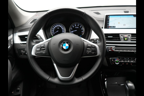 BMW X1 xDrive25e Sportline PHEV 221pk Dealer O.H. | Trekhaak Afn. | Camera | Sportstoelen Memory & Verwarmd | Keyless | Sfeerverlichting | Adaptive LED | Cruise Control | Navigatie | DAB |  Plug In Hybrid