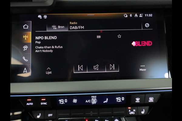 Audi A3 Sportback 40 TFSI e S edition 204 pk S-tronic | Verlengde garantie | Navigatie | Parkeersensoren (Park assist) | Achteruitrijcamera | Adaptieve cruise control | Stoelverwarming | S-Line |