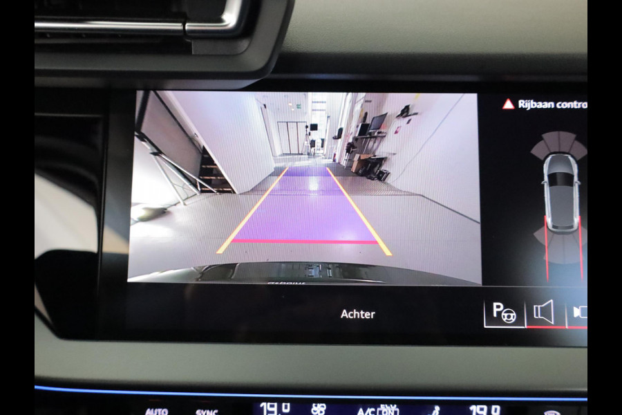 Audi A3 Sportback 40 TFSI e S edition 204 pk S-tronic | Verlengde garantie | Navigatie | Parkeersensoren (Park assist) | Achteruitrijcamera | Adaptieve cruise control | Stoelverwarming | S-Line |