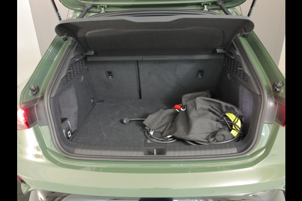 Audi A3 Sportback 40 TFSI e S edition 204 pk S-tronic | Verlengde garantie | Navigatie | Parkeersensoren (Park assist) | Achteruitrijcamera | Adaptieve cruise control | Stoelverwarming | S-Line |