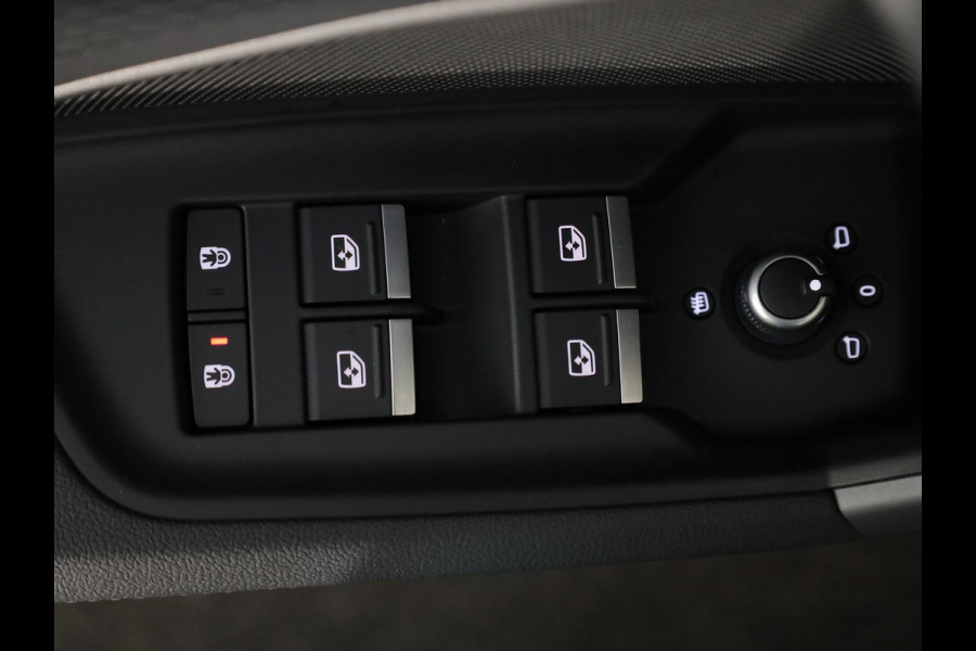 Audi A3 Sportback 40 TFSI e S edition 204 pk S-tronic | Verlengde garantie | Navigatie | Parkeersensoren (Park assist) | Achteruitrijcamera | Adaptieve cruise control | Stoelverwarming | S-Line |