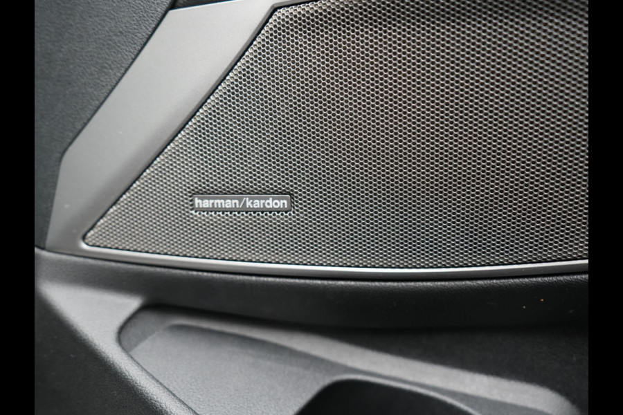 BMW 3 Serie Touring 320e Sportline FACELIFT PHEV Dealer O.H | Panodak | Widescreen Navi | Harman Kardon | Camera | Keyless | Stuurverwarming | Apple Carplay | BLIS | Plug In Hybrid