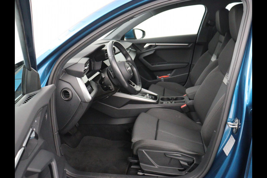 Audi A3 30 TFSI Advanced edition | Sportstoelen | Park Assist | Carplay | Virtual Cockpit | Audi Sound | Full LED | Navigatie | Sportstuur | Climate control | Bluetooth | Cruise control
