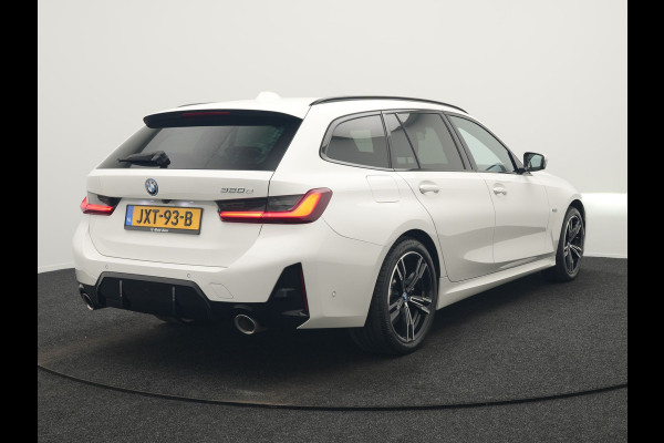 BMW 3 Serie Touring 320e M Sport FACELIFT PHEV 204pk Dealer O.H | Trekhaak Af Fabriek | Adapive Cruise | Widescreen Navi | Head Up | Alcantara Sportstoelen Verwarmd | Camera & Parkassist | Apple Carplay | Plug In Hybrid