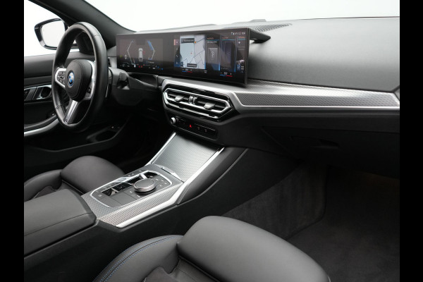 BMW 3 Serie Touring 320e M Sport FACELIFT PHEV 204pk Dealer O.H | Trekhaak Af Fabriek | Adapive Cruise | Widescreen Navi | Head Up | Alcantara Sportstoelen Verwarmd | Camera & Parkassist | Apple Carplay | Plug In Hybrid