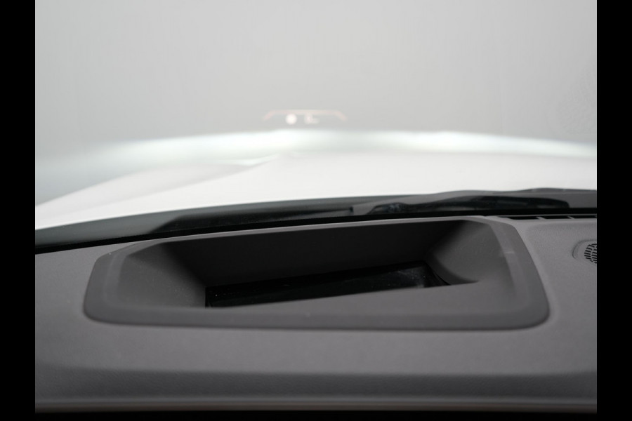 BMW 3 Serie Touring 320e M Sport FACELIFT PHEV 204pk Dealer O.H | Trekhaak Af Fabriek | Adapive Cruise | Widescreen Navi | Head Up | Alcantara Sportstoelen Verwarmd | Camera & Parkassist | Apple Carplay | Plug In Hybrid