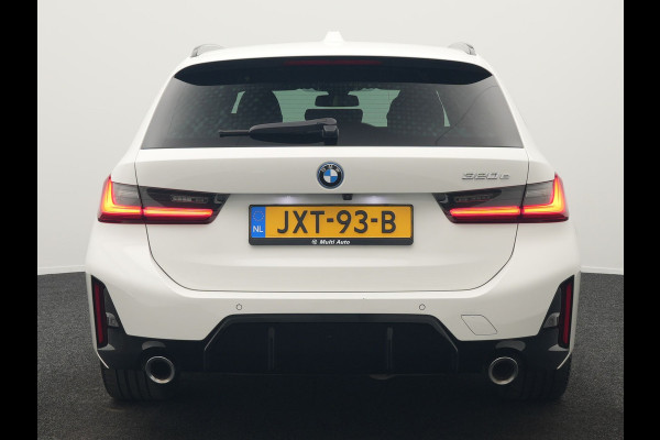 BMW 3 Serie Touring 320e M Sport FACELIFT PHEV 204pk Dealer O.H | Trekhaak Af Fabriek | Adapive Cruise | Widescreen Navi | Head Up | Alcantara Sportstoelen Verwarmd | Camera & Parkassist | Apple Carplay | Plug In Hybrid