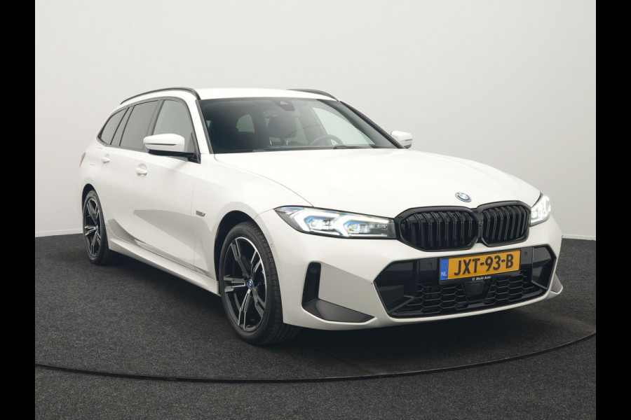 BMW 3 Serie Touring 320e M Sport FACELIFT PHEV 204pk Dealer O.H | Trekhaak Af Fabriek | Adapive Cruise | Widescreen Navi | Head Up | Alcantara Sportstoelen Verwarmd | Camera & Parkassist | Apple Carplay | Plug In Hybrid
