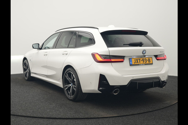 BMW 3 Serie Touring 320e M Sport FACELIFT PHEV 204pk Dealer O.H | Trekhaak Af Fabriek | Adapive Cruise | Widescreen Navi | Head Up | Alcantara Sportstoelen Verwarmd | Camera & Parkassist | Apple Carplay | Plug In Hybrid
