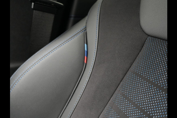 BMW 3 Serie Touring 320e M Sport FACELIFT PHEV 204pk Dealer O.H | Trekhaak Af Fabriek | Adapive Cruise | Widescreen Navi | Head Up | Alcantara Sportstoelen Verwarmd | Camera & Parkassist | Apple Carplay | Plug In Hybrid