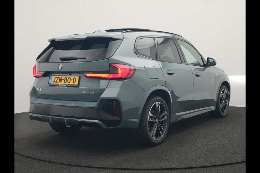BMW X1 xDrive23i M Sport 218pk Dealer O.H | Panodak | Adaptive Cruise | Lederen Sportstoelen Massage & Memory | Head Up | 360 Camera | Harman Kardon | Widescreen Navi | Parkassist | Keyless | 19"L.M | Apple Carplay |