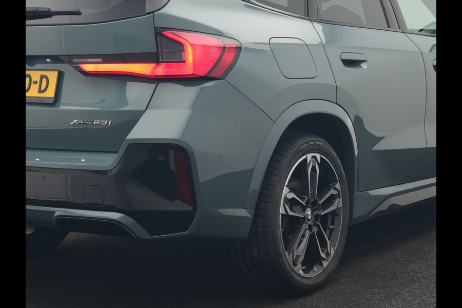 BMW X1 xDrive23i M Sport 218pk Dealer O.H | Panodak | Adaptive Cruise | Lederen Sportstoelen Massage & Memory | Head Up | 360 Camera | Harman Kardon | Widescreen Navi | Parkassist | Keyless | 19"L.M | Apple Carplay |