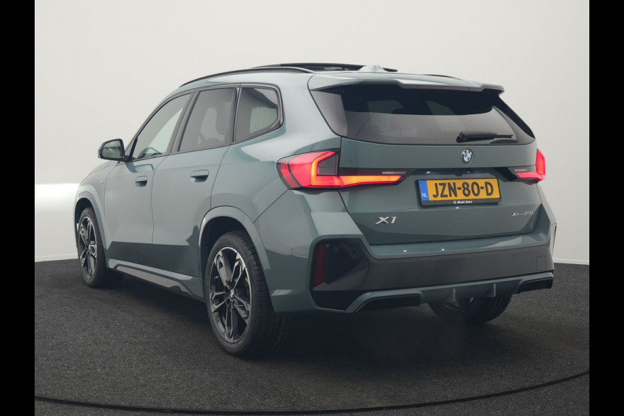 BMW X1 xDrive23i M Sport 218pk Dealer O.H | Panodak | Adaptive Cruise | Lederen Sportstoelen Massage & Memory | Head Up | 360 Camera | Harman Kardon | Widescreen Navi | Parkassist | Keyless | 19"L.M | Apple Carplay |
