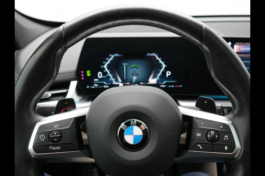 BMW X1 xDrive23i M Sport 218pk Dealer O.H | Panodak | Adaptive Cruise | Lederen Sportstoelen Massage & Memory | Head Up | 360 Camera | Harman Kardon | Widescreen Navi | Parkassist | Keyless | 19"L.M | Apple Carplay |
