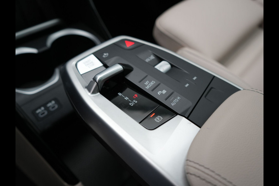 BMW X1 xDrive23i M Sport 218pk Dealer O.H | Panodak | Adaptive Cruise | Lederen Sportstoelen Massage & Memory | Head Up | 360 Camera | Harman Kardon | Widescreen Navi | Parkassist | Keyless | 19"L.M | Apple Carplay |