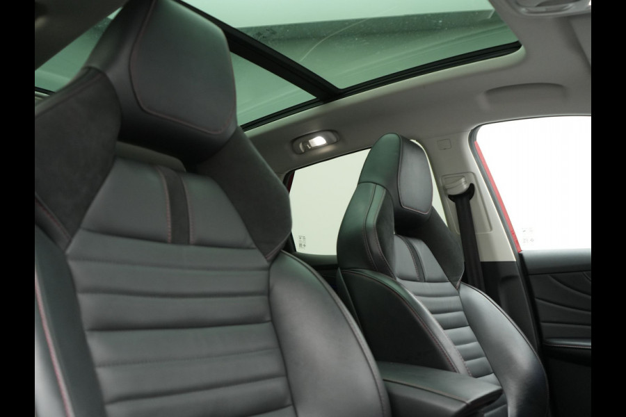 MG EHS 1.5 TGDI Luxury PHEV 258pk | Panodak | Adaptive Cruise | 360 Camera | Lederen Sportstoelen Verwarmd | Sfeerverlichting | Keyless | Apple Carplay | Blis | Navigatie | Virtual | DAB | Plug In Hybrid