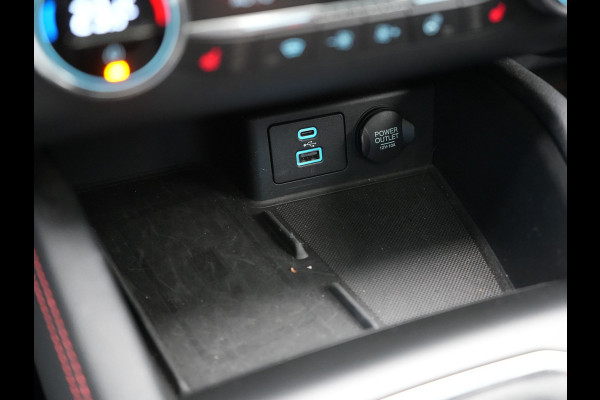 Ford Kuga 1.5 EcoBoost ST-Line X 150pk Dealer O.H. 1800kg Trekgewicht | Panodak | Adaptive Cruise | 360 Camera | Bang & Olufsen | Alcantara Sportstoelen & Stuur Verwarmd | Apple Carplay | Keyless | Blis | Navigatie | DAB |