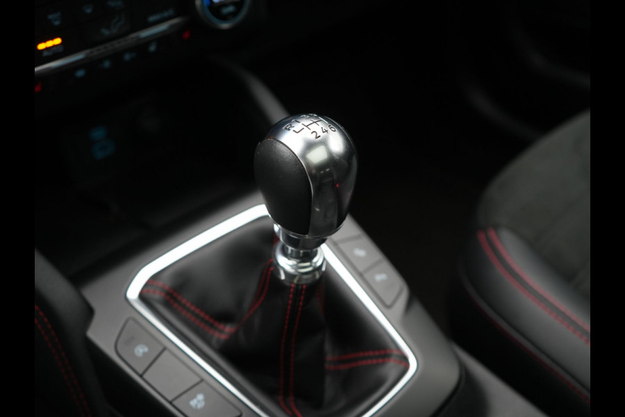 Ford Kuga 1.5 EcoBoost ST-Line X 150pk Dealer O.H. 1800kg Trekgewicht | Panodak | Adaptive Cruise | 360 Camera | Bang & Olufsen | Alcantara Sportstoelen & Stuur Verwarmd | Apple Carplay | Keyless | Blis | Navigatie | DAB |