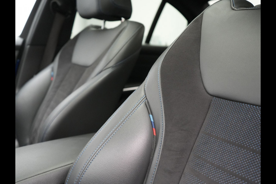 BMW 3 Serie 318i M Sport Shadow 156pk Dealer O.H | Panodak | Alcantara Sportstoelen Verwarmd | Camera & Parkassist | Keyless | Hifi Audio | Apple Carplay | 18"L.M | Sfeerverlichting |