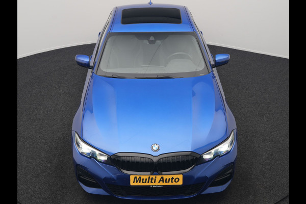 BMW 3 Serie 318i M Sport Shadow 156pk Dealer O.H | Panodak | Alcantara Sportstoelen Verwarmd | Camera & Parkassist | Keyless | Hifi Audio | Apple Carplay | 18"L.M | Sfeerverlichting |