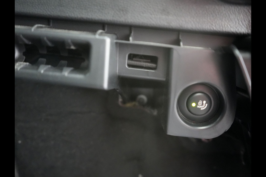 BMW X3 xDrive20i M Sport Shadow 184pk Dealer O.H | Trekhaak af Fabriek | Panodak | Adaptive Cruise | Sportstoelen Memory | Harman Kardon |  Head Up | 19"L.M | BLIS |