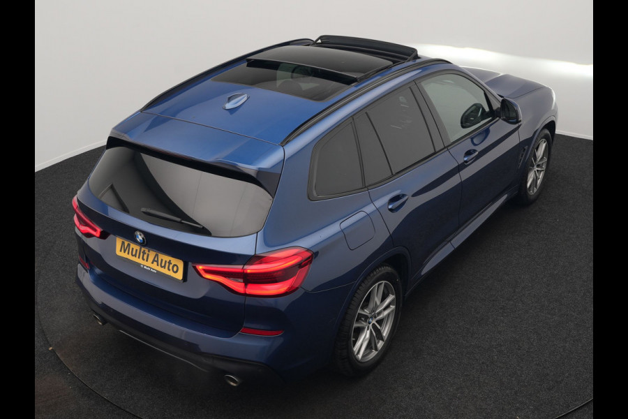 BMW X3 xDrive20i M Sport Shadow 184pk Dealer O.H | Trekhaak af Fabriek | Panodak | Adaptive Cruise | Sportstoelen Memory | Harman Kardon |  Head Up | 19"L.M | BLIS |