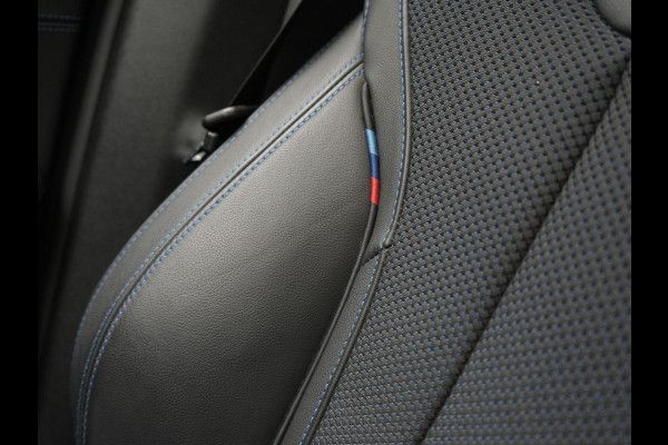 BMW X3 xDrive20i M Sport Shadow 184pk Dealer O.H | Trekhaak af Fabriek | Panodak | Adaptive Cruise | Sportstoelen Memory | Harman Kardon |  Head Up | 19"L.M | BLIS |