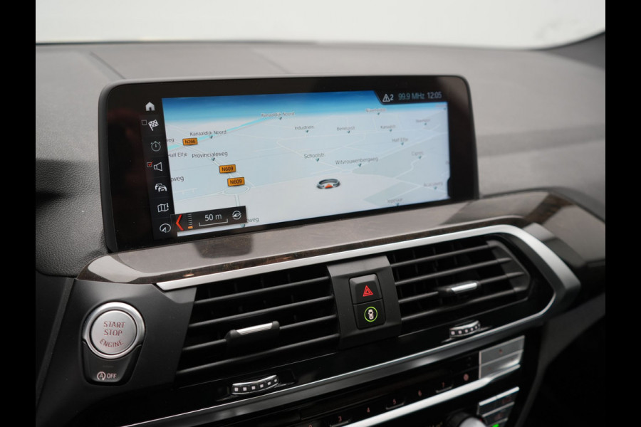 BMW X3 xDrive20i M Sport Shadow 184pk Dealer O.H | Trekhaak af Fabriek | Panodak | Adaptive Cruise | Sportstoelen Memory | Harman Kardon |  Head Up | 19"L.M | BLIS |