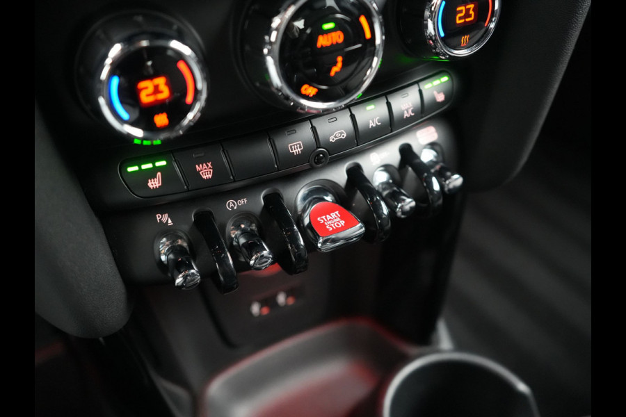 MINI Mini 2.0 Cooper S Chili 192pk 5 Deurs | Apple Carplay | Sportstoelen Verwarmd | Union Jack Achterlichten | 17"L.M | LED Koplampen | Navigatie Full Map | DAB | Cruise Control |