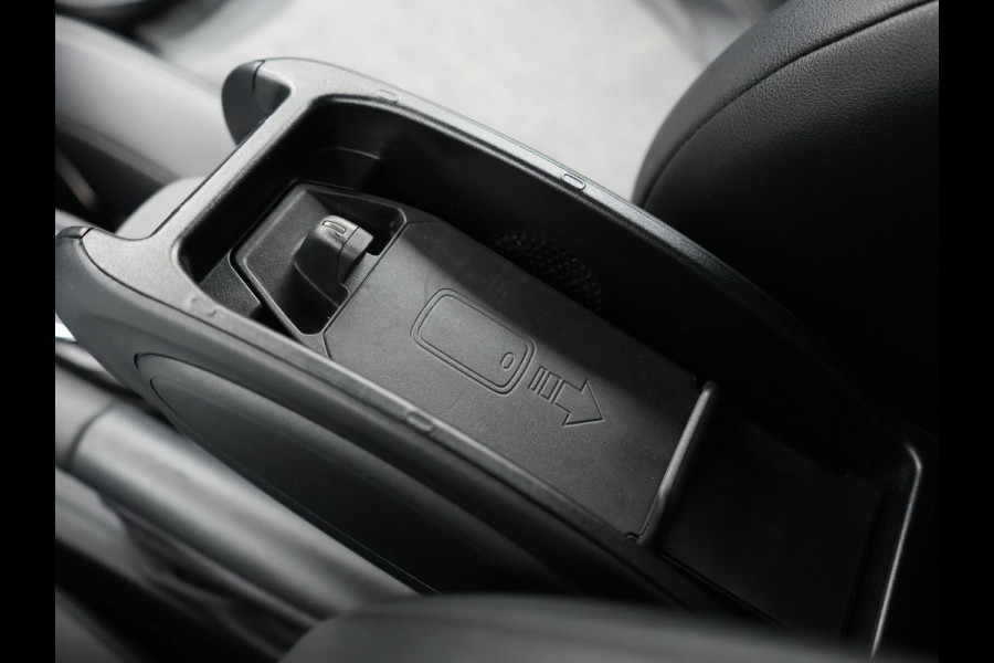 MINI Mini 2.0 Cooper S Chili 192pk 5 Deurs | Apple Carplay | Sportstoelen Verwarmd | Union Jack Achterlichten | 17"L.M | LED Koplampen | Navigatie Full Map | DAB | Cruise Control |