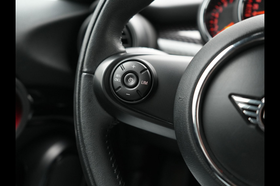 MINI Mini 2.0 Cooper S Chili 192pk 5 Deurs | Apple Carplay | Sportstoelen Verwarmd | Union Jack Achterlichten | 17"L.M | LED Koplampen | Navigatie Full Map | DAB | Cruise Control |