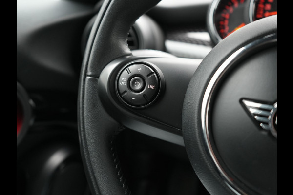 MINI Mini 2.0 Cooper S Chili 192pk 5 Deurs | Apple Carplay | Sportstoelen Verwarmd | Union Jack Achterlichten | 17"L.M | LED Koplampen | Navigatie Full Map | DAB | Cruise Control |