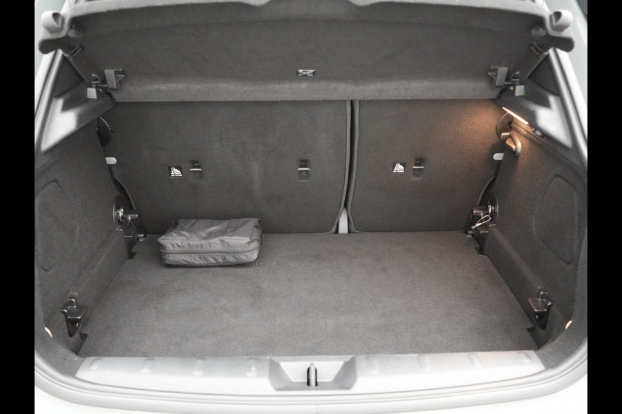 MINI Mini 2.0 Cooper S Chili 192pk 5 Deurs | Apple Carplay | Sportstoelen Verwarmd | Union Jack Achterlichten | 17"L.M | LED Koplampen | Navigatie Full Map | DAB | Cruise Control |