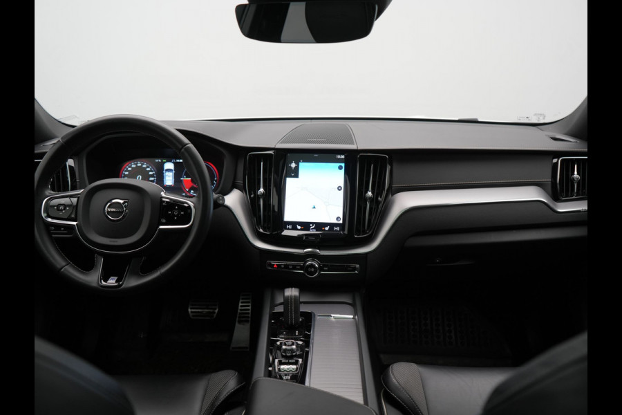 Volvo XC60 Recharge T8 AWD R-Design PHEV 391pk Dealer O.H. | Panodak | Luchtvering | Head Up | Camera | Harman & Kardon | Sportstoelen Memory & Verwarmd | 21"L.M | Apple Carplay | Keyless | Blis | Virtual | Navigatie | DAB | Plug In Hybrid