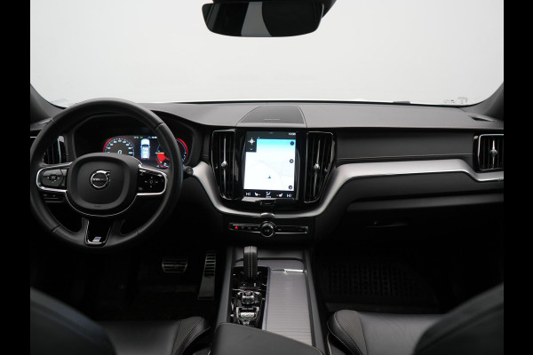 Volvo XC60 Recharge T8 AWD R-Design PHEV 391pk Dealer O.H. | Panodak | Luchtvering | Head Up | Camera | Harman & Kardon | Sportstoelen Memory & Verwarmd | 21"L.M | Apple Carplay | Keyless | Blis | Virtual | Navigatie | DAB | Plug In Hybrid