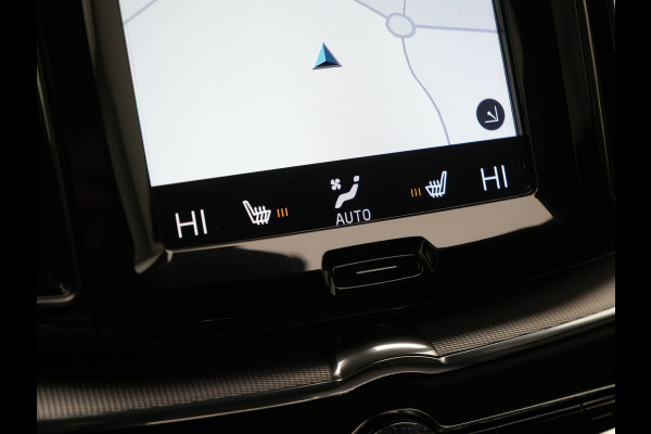 Volvo XC60 Recharge T8 AWD R-Design PHEV 391pk Dealer O.H. | Panodak | Luchtvering | Head Up | Camera | Harman & Kardon | Sportstoelen Memory & Verwarmd | 21"L.M | Apple Carplay | Keyless | Blis | Virtual | Navigatie | DAB | Plug In Hybrid
