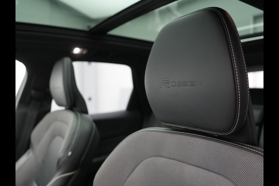 Volvo XC60 Recharge T8 AWD R-Design PHEV 391pk Dealer O.H. | Panodak | Luchtvering | Head Up | Camera | Harman & Kardon | Sportstoelen Memory & Verwarmd | 21"L.M | Apple Carplay | Keyless | Blis | Virtual | Navigatie | DAB | Plug In Hybrid