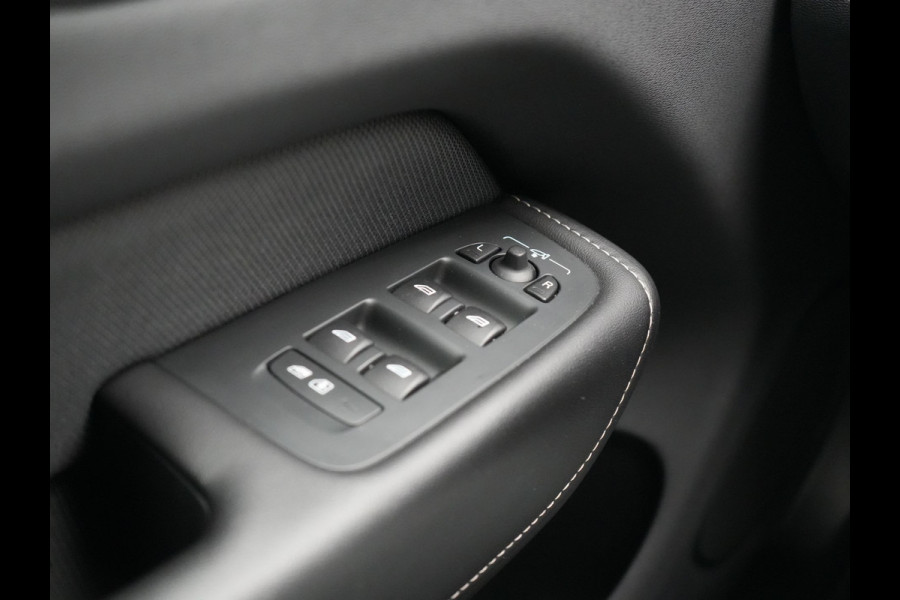 Volvo XC60 Recharge T8 AWD R-Design PHEV 391pk Dealer O.H. | Panodak | Luchtvering | Head Up | Camera | Harman & Kardon | Sportstoelen Memory & Verwarmd | 21"L.M | Apple Carplay | Keyless | Blis | Virtual | Navigatie | DAB | Plug In Hybrid